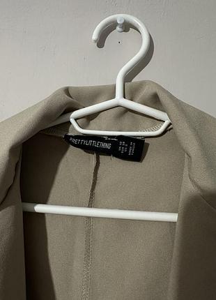 Бежевий піджак prettylittlething 2