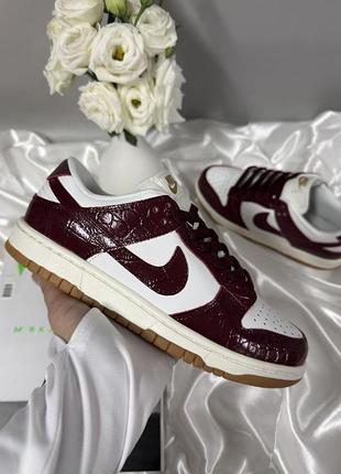 Nike sb dunk low burgundy croc 4