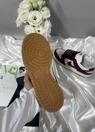 Nike sb dunk low burgundy croc 9