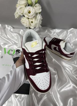Nike sb dunk low burgundy croc 3