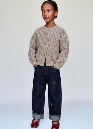 Джинсы zara с вышивкой