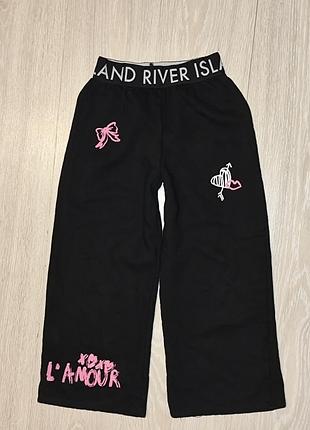 Трикотажные брюки с граффити от river island на 7-8 роов