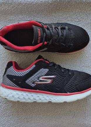 Кросівки 38р. skechers