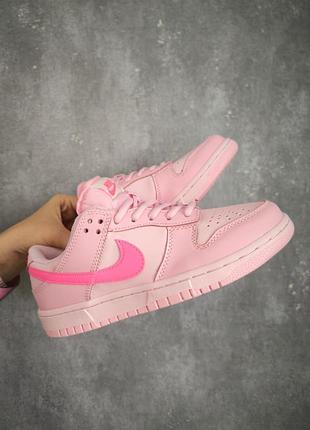 Nike dunk low triple pink 6