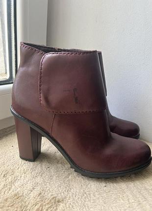 Полуботинки бордовые кожаные на каблуке на липучке clarks