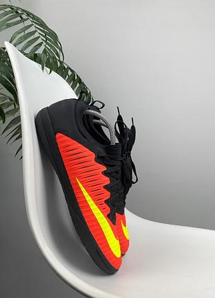 Оригінальні футзалки nike mercurial чорні/помаранчеві 46 р. 30 см