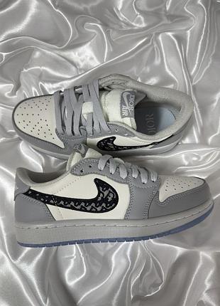 Nike air jordan 1 retro low dior 4