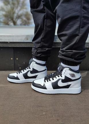 Nike air jordan 1 retro mid tuxedo