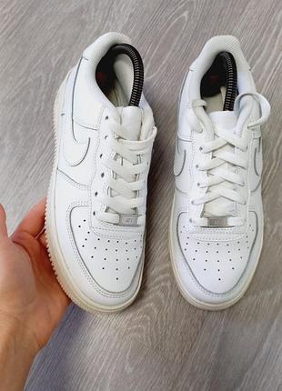 Шкіряні жіночі кросівки nike air force
