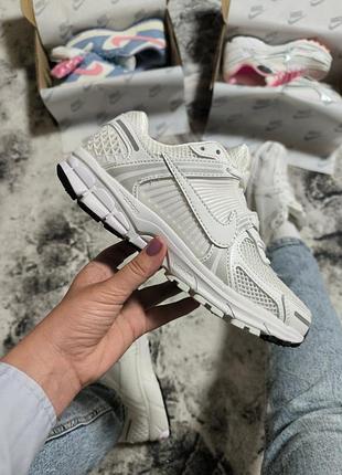 Nike zoom vomero 5 white 9