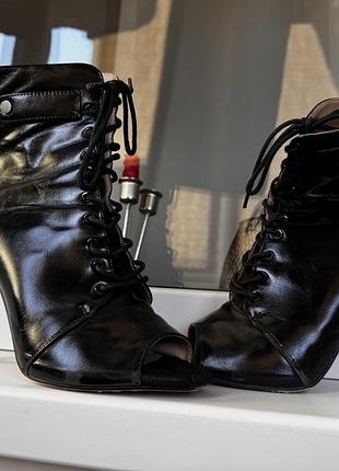 Туфлі хілс heels 👠