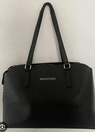 09черная женская сумка-тоут от бренда valentino bags (линейка от mario valentino) с характерной зернистой (гальковой) текстурой экокожи