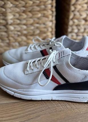 Кросівки tommy hilfiger 42/43р