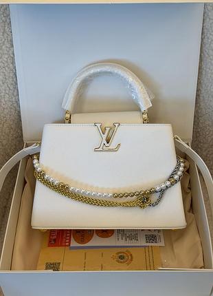 Біла сумка louis vuitton capucines east-west medium