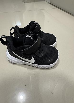 Кросівки nike дитячі 21розмір (13,5)