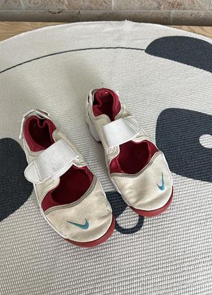 Відкриті кросівки nike 2