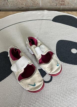 Відкриті кросівки nike 5