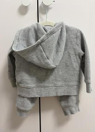 Продам костюмчик бренду carters 4