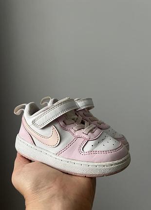Кросівки nike для дівчинки 23,5 розмір на устілку 14 см.