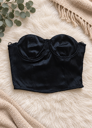 Чорний атласний корсетний топ без бретелей від zara, розмір s