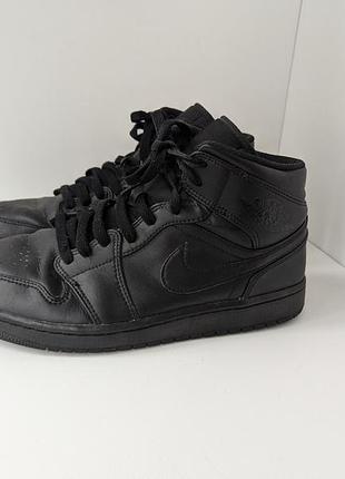 Кросівки nike air jordan 1 mid triple black
