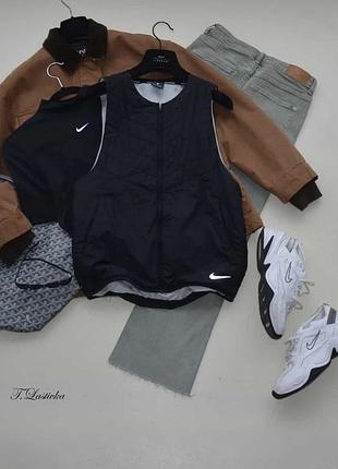 Спортивна жилетка nike