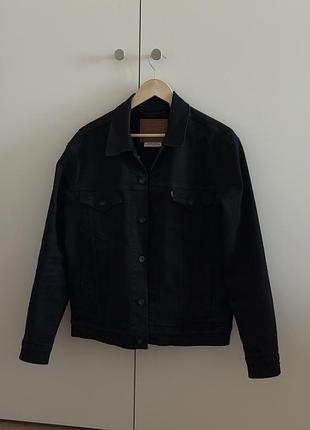 Чорна джинсова куртка levi’s 9