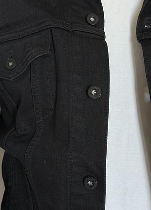 Чорна джинсова куртка levi’s 5