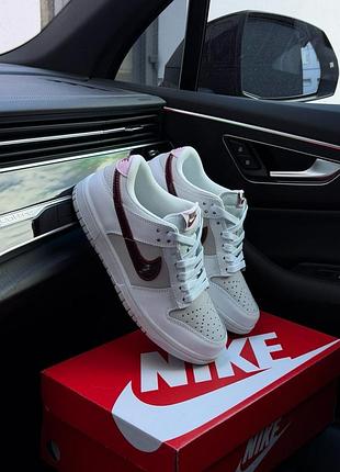 Кроссовки женские nike sb dunk low sail burgundy crush