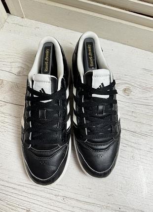 Кросівки adidas oracle 3