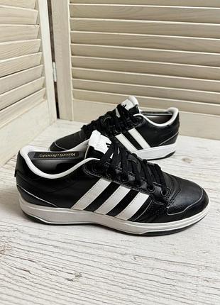 Кросівки adidas oracle 4