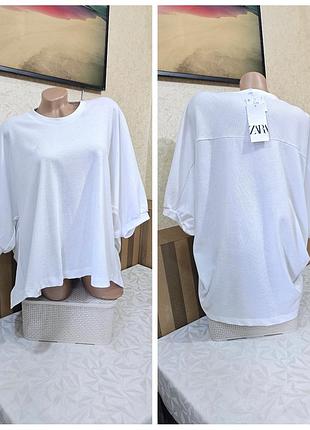 Стильная оверсайс футболка. zara.