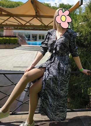 Медное платье h&amp;m с поясом, пуговицами и разрезом на ноге