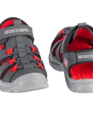 Босоножки для мальчика от бренда skechers,30-го размера, на ножку 19см.