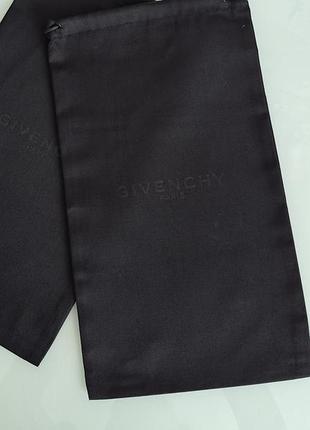 Два фірмових пильовика мішечка /   брендовые пыльники для хранения givenchy 38×21