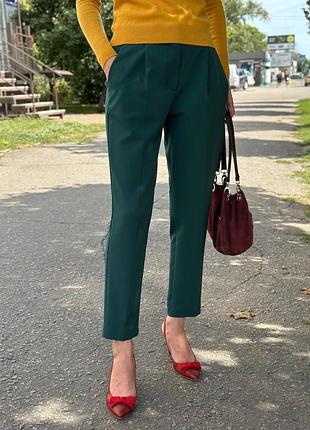 💚 смарагдові брюки зі стрілками, завужені донизу new look