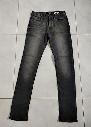 Джинсы bershka skinny 38 m скошенные потертые черные мокрый асфальт новые