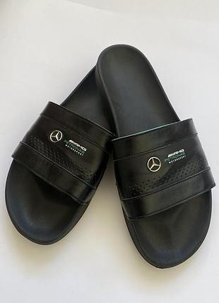Оригинальные мужские шлепанцы puma mercedes-amg petronas motorsport / черные сланцы шлепки пума мерседес оригинал
