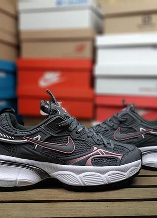 Женские кроссовки nike v2k run grey pink найк серого с розовым цветом