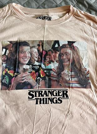 Футболка оверсайз , stranger things, pull&bear m 3