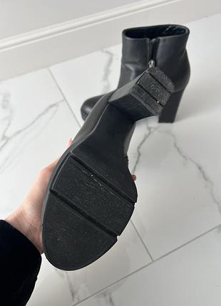 Чорні шкіряні ботильйони 3