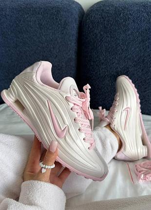 Nike shox r4 
pearl pink / pink foam