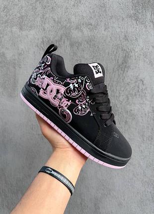 Dc court graffik black pink sabbath
