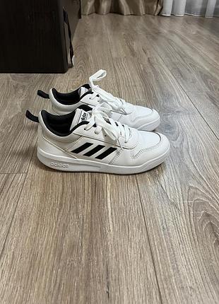 Кросівки adidas оригінал 35 розмір