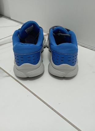 Кроссовки от under armour в размере 34. 4