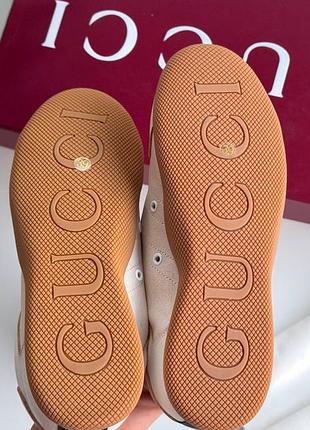 Кроссовки бренд 6