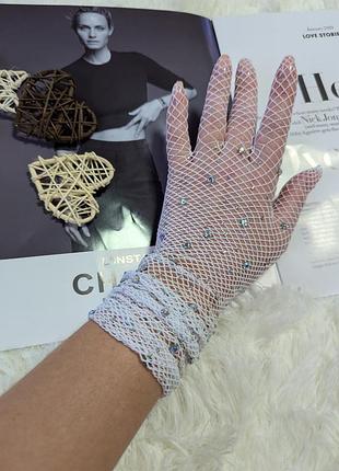 Перчатки длинные сетка со стразами белые 3