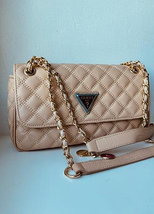 Рожева стьобана сумка guess із золотим ланцюжком