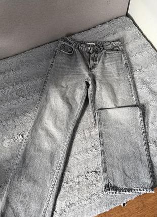 Продаю сірі джинси zara 🤍 розмір 38, середня посадка, прямий крій💌