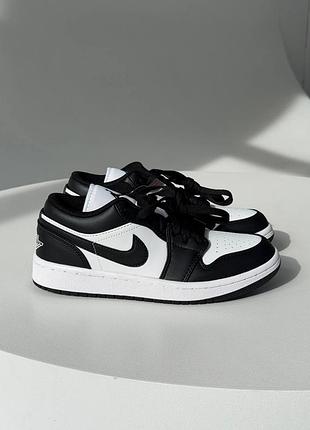 Air jordan 1 low panda black white